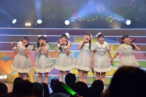 宣伝部員に「メリークリスマス！」と叫ぶときめき▽宣伝部。