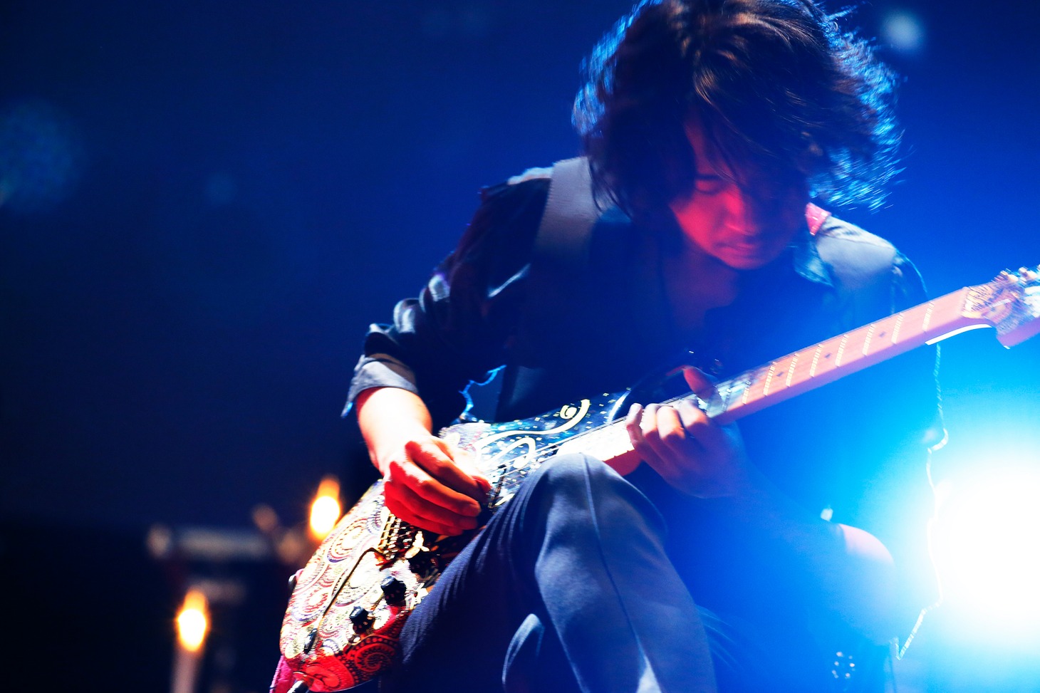 人気画像4位は「HYDE、幕張『黒ミサ』で18曲熱唱『来年もみんなを楽しませる』」より、Ken。