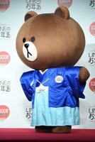 袴姿のブラウン。