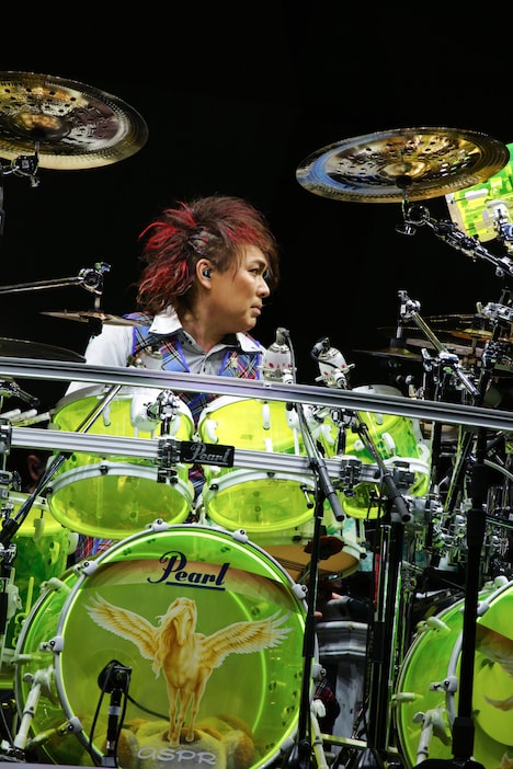 真矢（Dr）（写真提供：LUNA SEA Inc.）