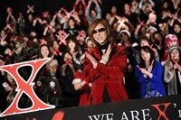 YOSHIKI（X JAPAN）とファン。