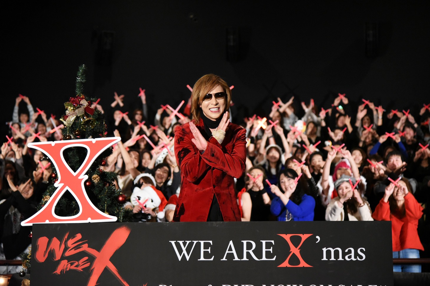 YOSHIKI（X JAPAN）とファン。
