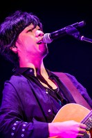 吉田結威（G, Vo）（撮影：日吉"JP”純平）