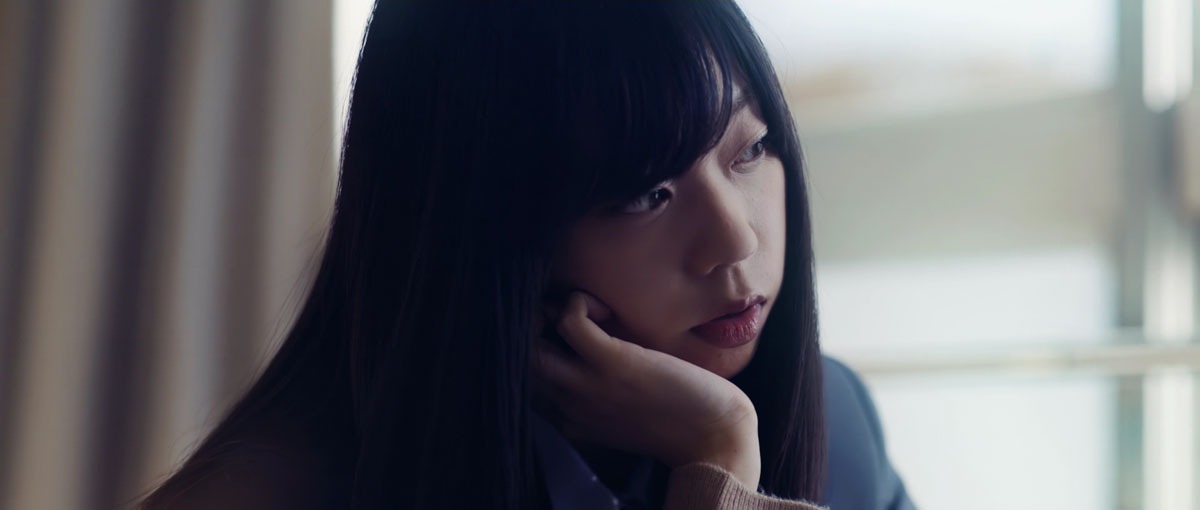 E TICKET PRODUCTION「WONDERFUL WORLD feat. 青山ひかる」ミュージックビデオのワンシーン。