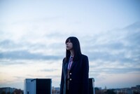 E TICKET PRODUCTION「WONDERFUL WORLD feat. 青山ひかる」ミュージックビデオのオフショット。