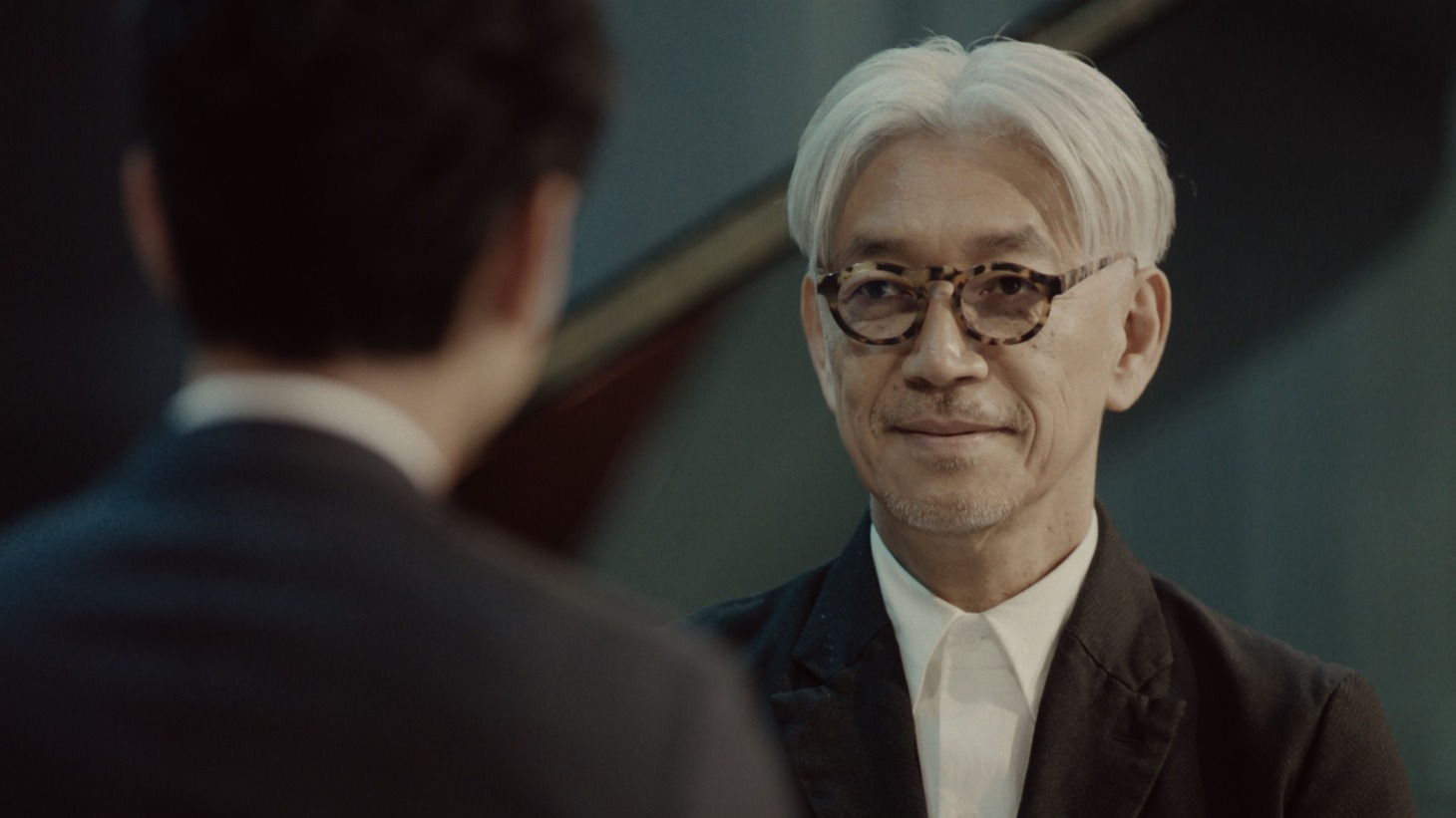 「大人エレベーター」第29弾のワンシーン。