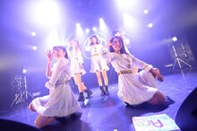 東京パフォーマンスドール「ダンスサミットネイキッド2017 Winter ～チームTPD今年の最後はみんなでパーティー～」東京・CBGKシブゲキ!!公演の様子。（写真提供：EPICレコードジャパン）