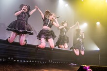 DEAR KISS「DEAREST DREAM 2ndツアー」東京・ヤマハ銀座スタジオ公演の様子。