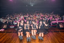 DEAR KISS「DEAREST DREAM 2ndツアー」東京・ヤマハ銀座スタジオ公演の様子。