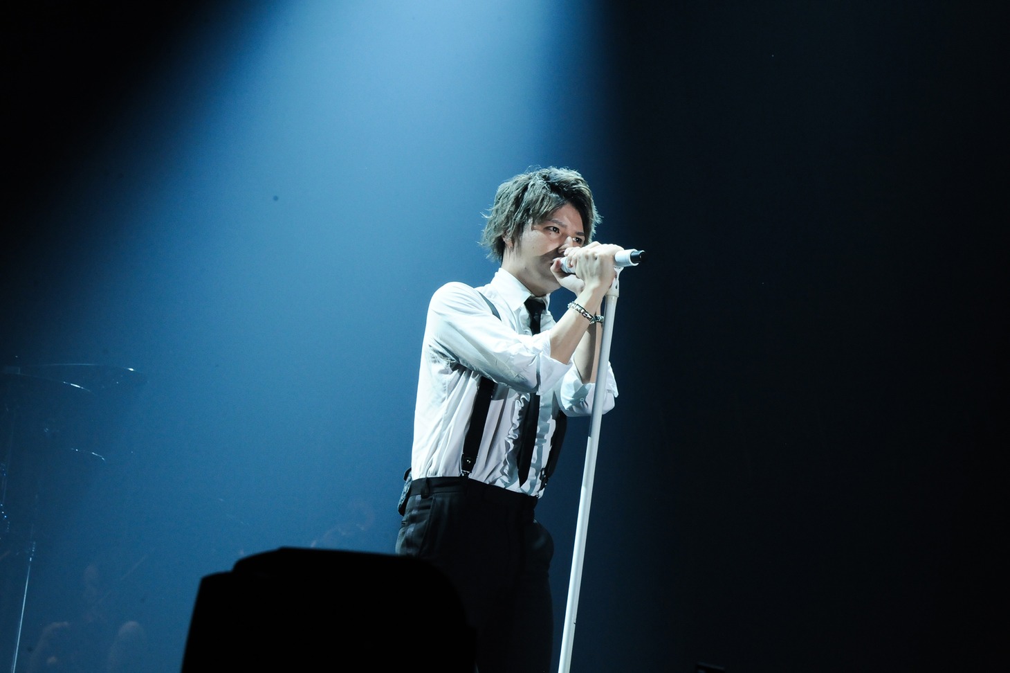 Hiro（Vo）（Photo by MASANORI  FUJIKAWA）