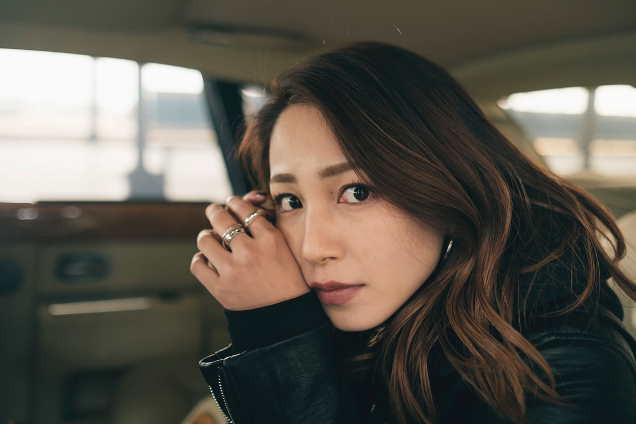 吉川友、大森靖子＆アカシック提供の両A面シングルよりMV2本同時公開