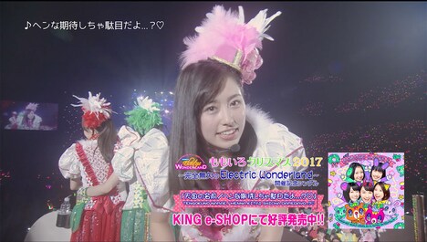 ももいろクローバーZ「ヘンな期待しちゃ駄目だよ...？▽」ライブ映像のワンシーン。