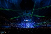 「UVERworld Premium LIVE on Xmas 2017」の様子。