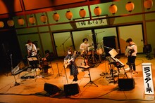 「関取花ワンマンライブ ～年末だョ！全員集合～」の様子。（撮影：高田梓）