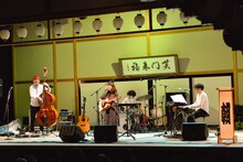 「関取花ワンマンライブ ～年末だョ！全員集合～」の様子。（撮影：高田梓）