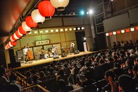 「関取花ワンマンライブ ～年末だョ！全員集合～」の様子。（撮影：高田梓）