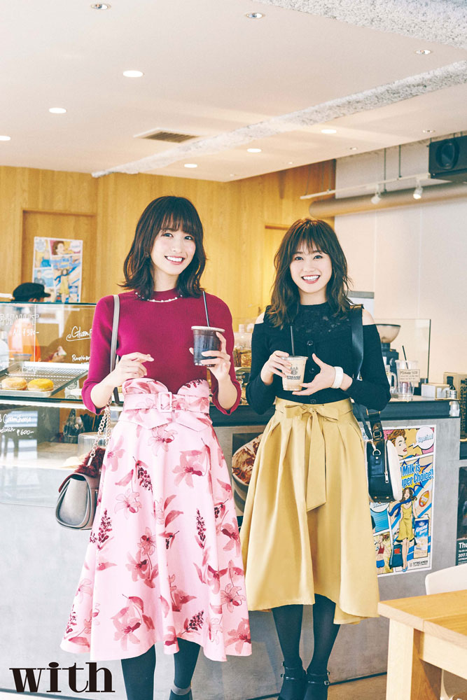 「with」2月号より、土生瑞穂と守屋茜（欅坂46）。