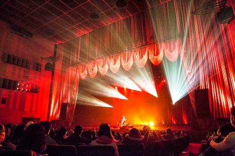 「全国弾き語りツアー『PEACE OUT』」ファイナル東京・中野サンプラザホール公演の様子。