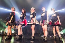 ベイビーレイズJAPAN「『EMOTIONAL IDOROCK FES. 2017』～僕らはここにいる！～＜THE BRJ SUPER LIVE＞」東京・新木場STUDIO COAST公演の様子。（写真提供：ポニーキャニオン）