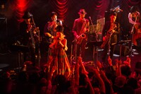 EGO-WRAPPIN'「Midnight Dejavu」12月22日公演の様子。（撮影：仁礼博）