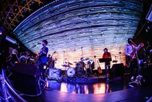 「中田裕二 年忘れ公演」の様子。（撮影：渡邉一生 / SLOT PHOTOGRAPHIC）