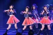 新曲「無意識の色」を初披露するSKE48。(写真提供:avex)