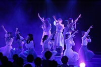 「反射的スルー」を初披露するラブクレッシェンド。（写真提供：avex）