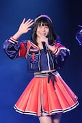 ニューシングル「無意識の色」でセンターを務める小畑優奈。(写真提供:avex)