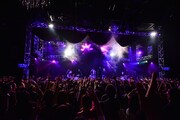 「minus(-) LIVE 2017 Vermillion #3」の様子。（写真提供：エイベックス）