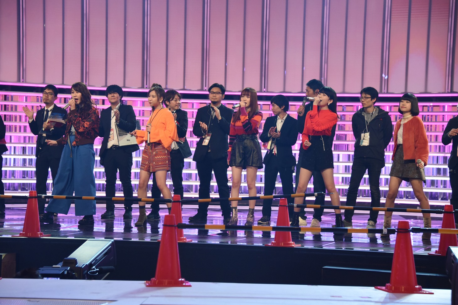 「第68回NHK紅白歌合戦」リハーサル中のLittle Glee Monster。