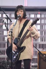 宮崎朝子（Vo, G）