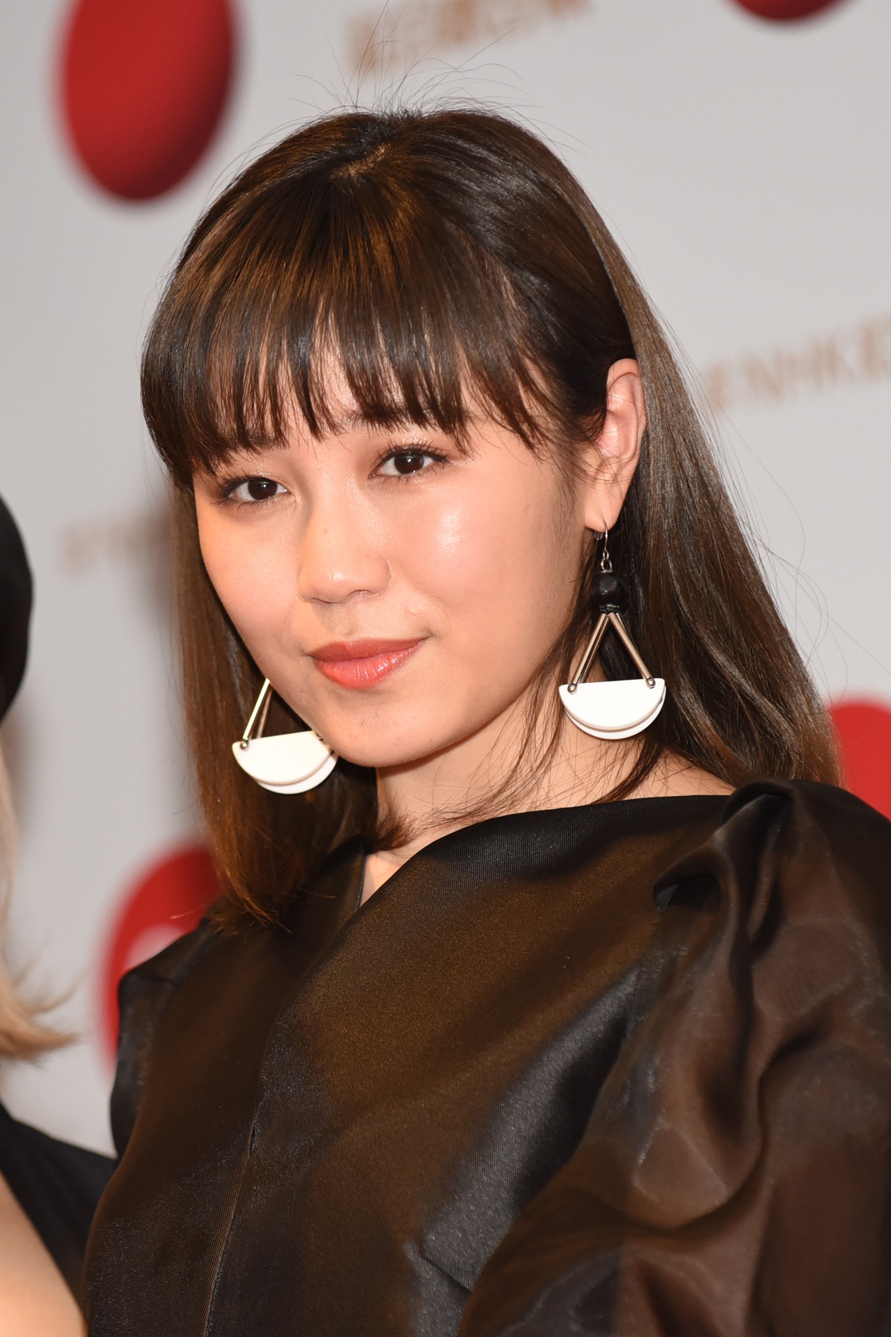 鷲尾伶菜