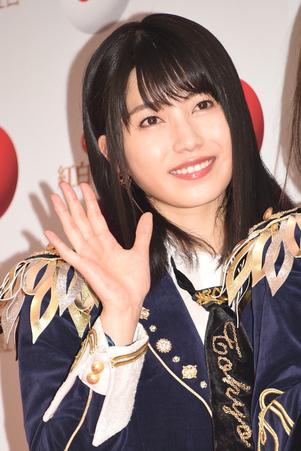 横山由依