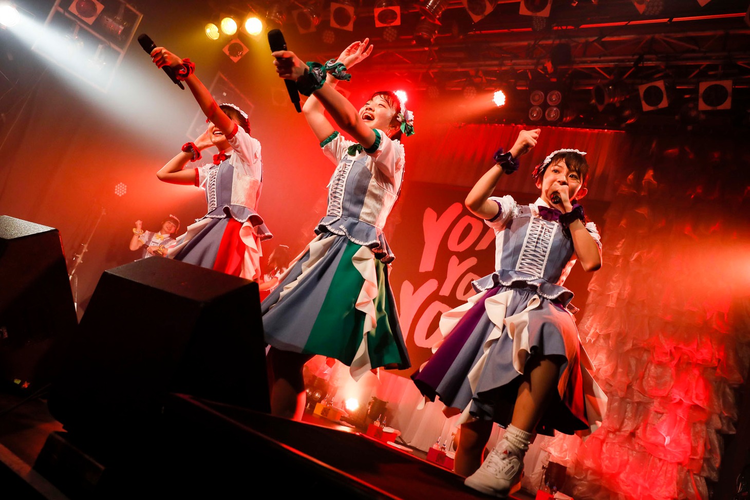 ばってん少女隊「年末だよ、渡辺通り大会～2日間BEATば刻んでもよかよかよかSTATION～ ＜IDOL PRESURE.ライブ、やりにきました＞」の様子。（撮影：濱本英介）