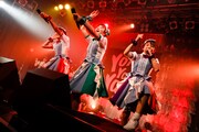 ばってん少女隊「年末だよ、渡辺通り大会~2日間BEATば刻んでもよかよかよかSTATION~ <IDOL PRESURE.ライブ、やりにきました>」の様子。(撮影:濱本英介)