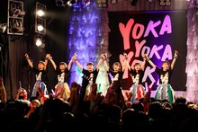ばってん少女隊ばってん少女隊「年末だよ、渡辺通り大会～2日間BEATば刻んでもよかよかよかSTATION～ ＜IDOL PRESURE.ライブ、やりにきました＞」の様子。（撮影：濱本英介）