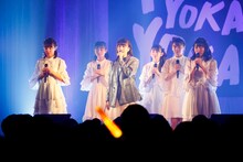ばってん少女隊「年末だよ、渡辺通り大会～2日間BEATば刻んでもよかよかよかSTATION～ ＜ROAD to 2018～おっしょい！ばっかりやってられない～＞」の様子。（撮影：濱本英介）