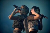 左からコショージメグミ、矢川葵。（撮影：稲垣謙一）