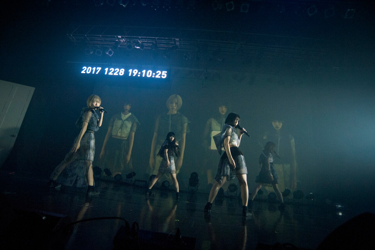 Maison book girlが未来、過去、現在を巡ったZepp DCワンマン