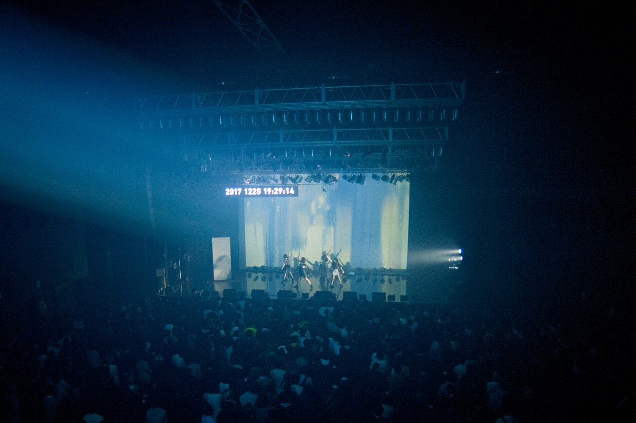 Maison book girl「Solitude HOTEL 4F」の様子。（撮影：稲垣謙一）