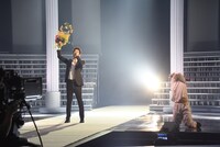 左から平井堅、大前光市。