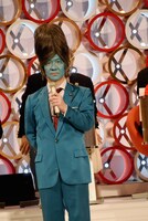 内村光良扮する宇宙人総理。