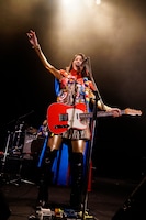 のん（写真提供：MICE ENTERTAINENT INC.）