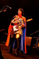 のん（写真提供：MICE ENTERTAINENT INC.）