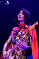 のん（写真提供：MICE ENTERTAINENT INC.）