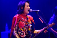 のん（写真提供：MICE ENTERTAINENT INC.）