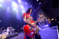 のん（写真提供：MICE ENTERTAINENT INC.）