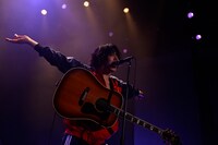 峯田和伸（Vo, G / 銀杏BOYZ）（写真提供：MICE ENTERTAINENT INC.）