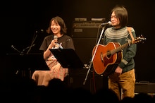 左からのん、堀込泰行。（写真提供：MICE ENTERTAINENT INC.）