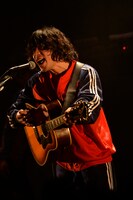 峯田和伸（Vo, G / 銀杏BOYZ）（写真提供：MICE ENTERTAINENT INC.）